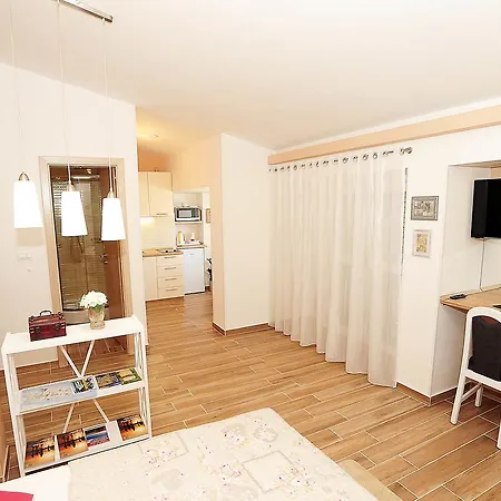 Top Center Zadar Studio Apartments-2
