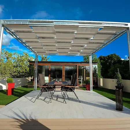 Feel Good Penthouse With Jacuzzi-3