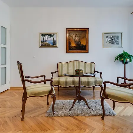 Central Palace Apartment-2