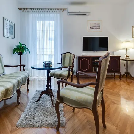 Central Palace Apartment-3