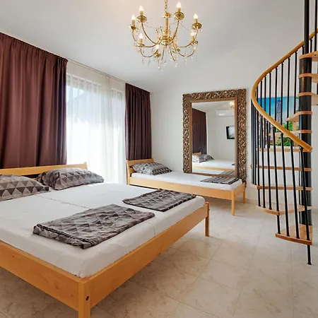 Rooms & Apartments Hegic-2