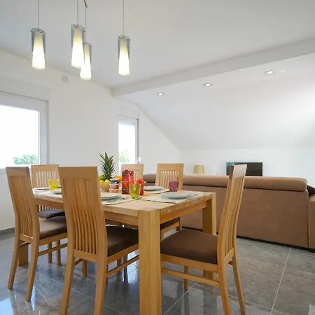 Apartment Summer Fever-2