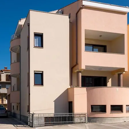 Apartments Bobi-2