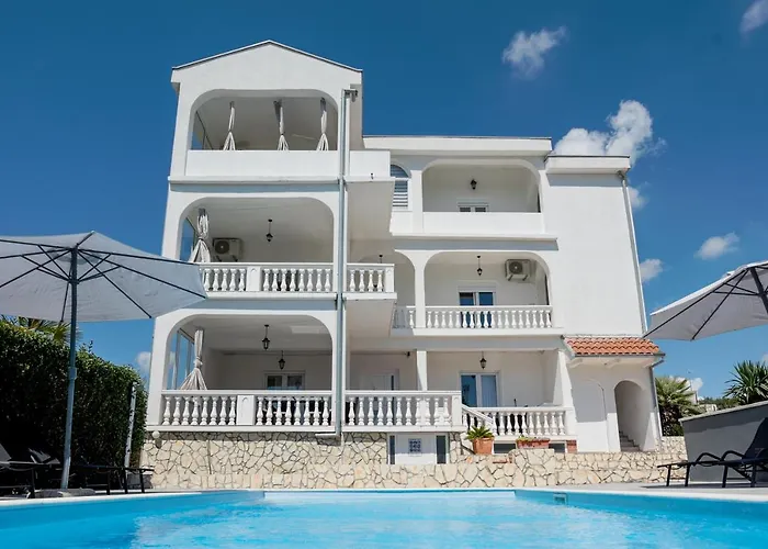 Villa Natura With Private Pool Zadar