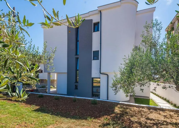Apartments Maella Zadar