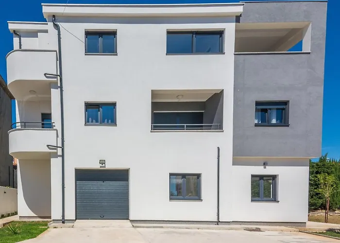 Apartments Maella Zadar
