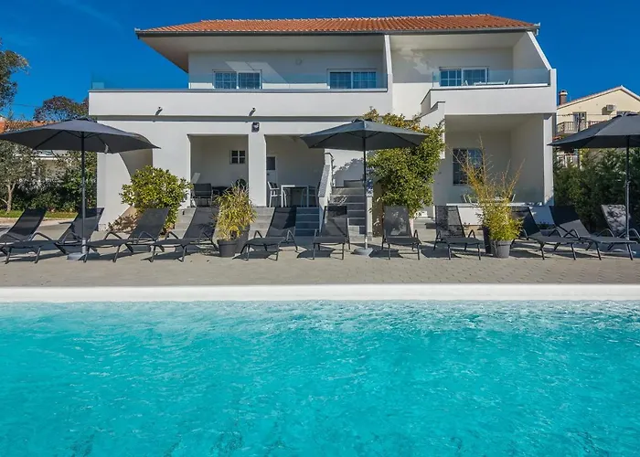 Ferienwohnung Royal Choice With Pool Zadar