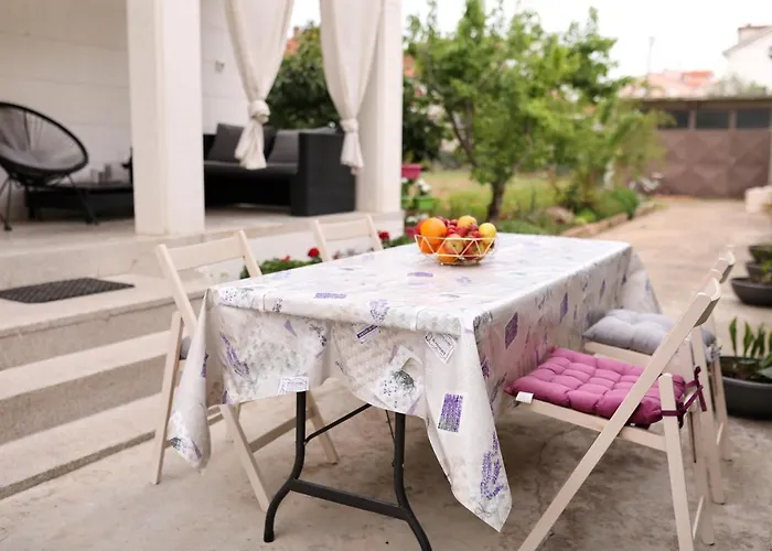 Apartment And Room Mare Zadar