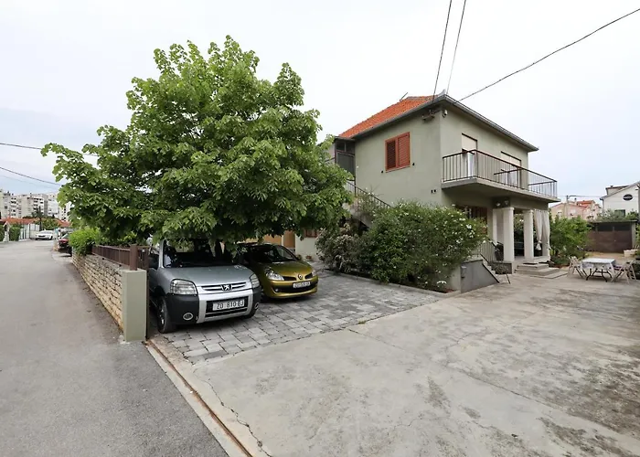 Apartment And Room Mare Zadar