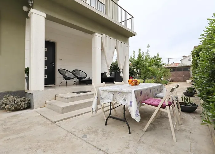 Apartment And Room Mare Zadar