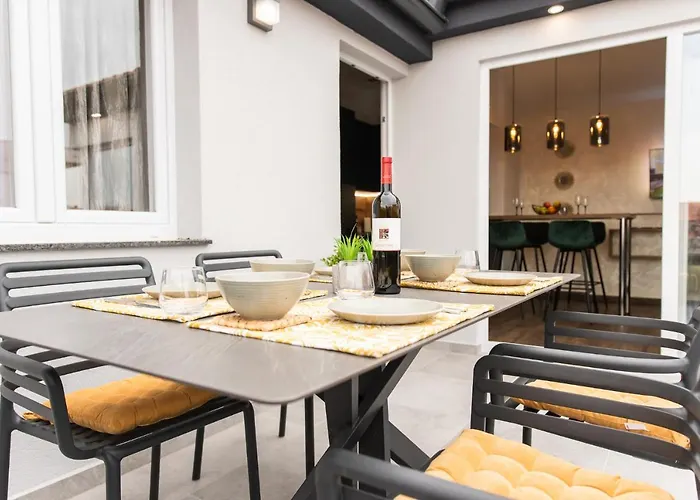 Apartment 88 - Rooftop Jacuzzi & Terrace Zadar