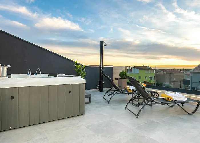Apartment 88 - Rooftop Jacuzzi & Terrace Zadar