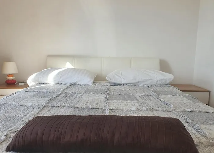 Cozy Two-Bedroom Apartment Zadar