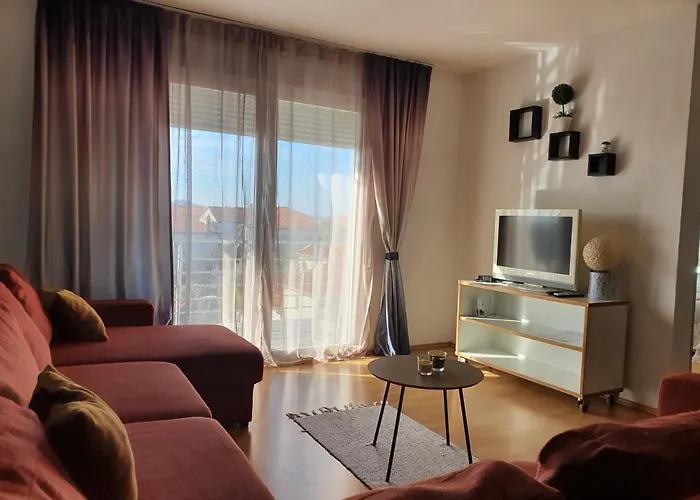 Cozy Two-Bedroom Apartment Zadar