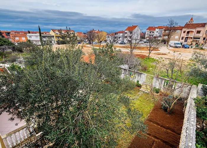 Comfort Apartments In Peaceful Area Zadar - With Garden