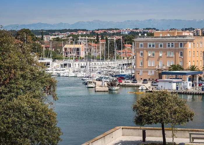 Studio And Rooms Zadar City Wall