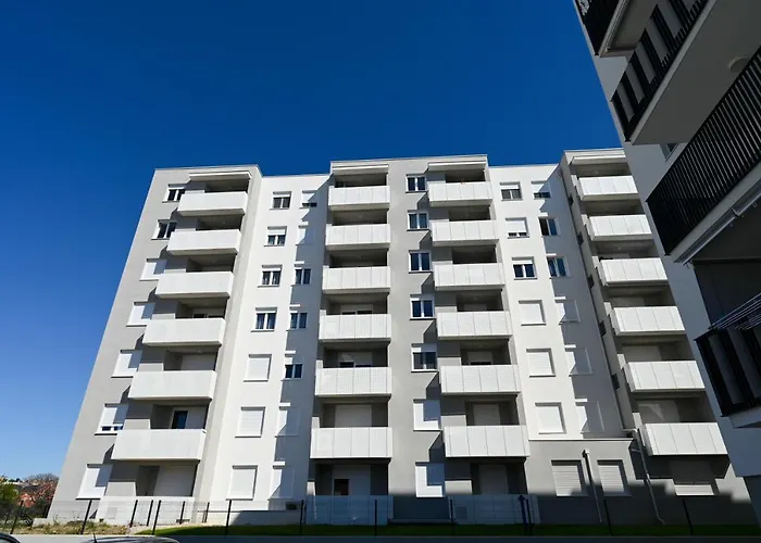 Apartment Lovre - Sea View And Private Parking Zadar
