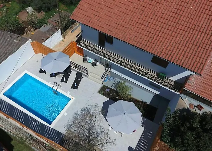 Luxury Apartment Petra With Private Pool Zadar