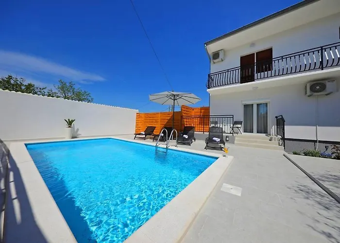 Luxury Apartment Petra With Private Pool Zadar