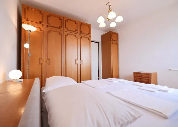 Three Bedroom Apartment Tesla Maraska Zadar