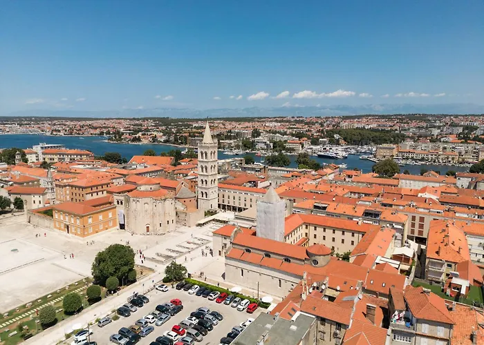 Three Bedroom Apartment Tesla Maraska Zadar