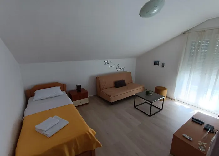Apartments Toni Zadar