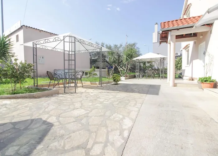 Ferienwohnung Pool House Luka Zadar