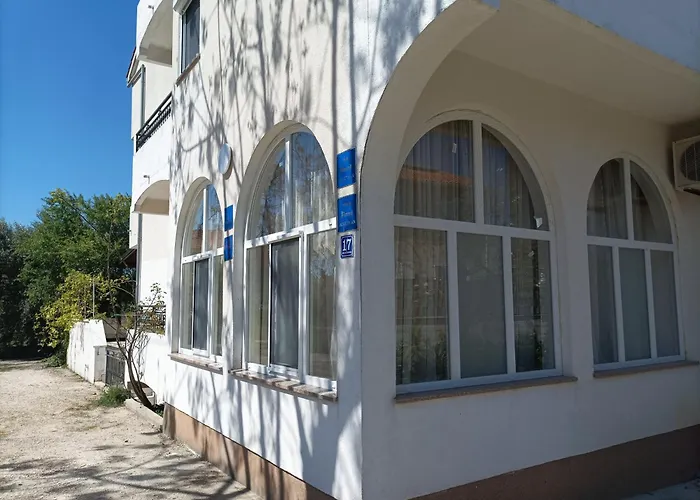 Rooms & Apartment Hegic With Parking Zadar