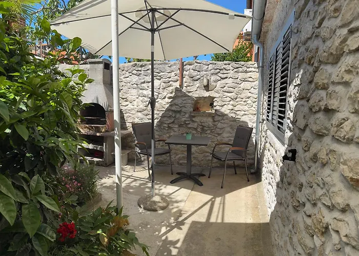 Eleonora Apartments Free Parking, Garden & 5 Min To Beach Zadar