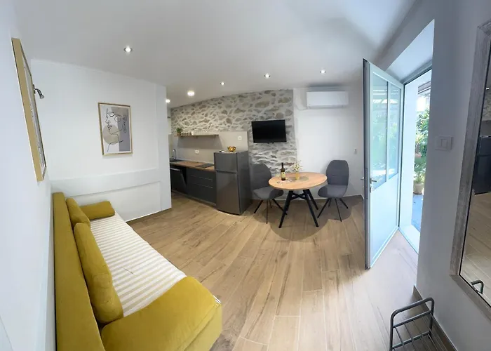 Eleonora Apartments Free Parking, Garden & 5 Min To Beach Zadar