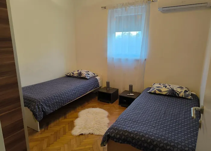 Apartment Tomas,,,Spacious House With Private Parking,Terrace,5G Internet,,,,, Zadar