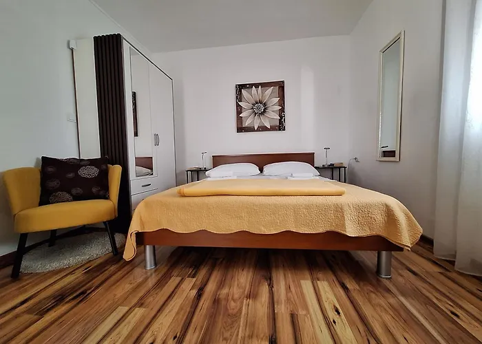 Apartments Toni Zadar