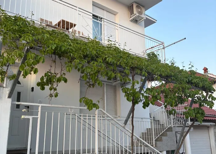 Modern Studio Apartment Tome With Terrace, Free Parking & Wi-Fi, Zadar