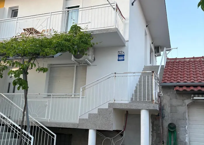 Modern Studio Apartment Tome With Terrace, Free Parking & Wi-Fi, Zadar