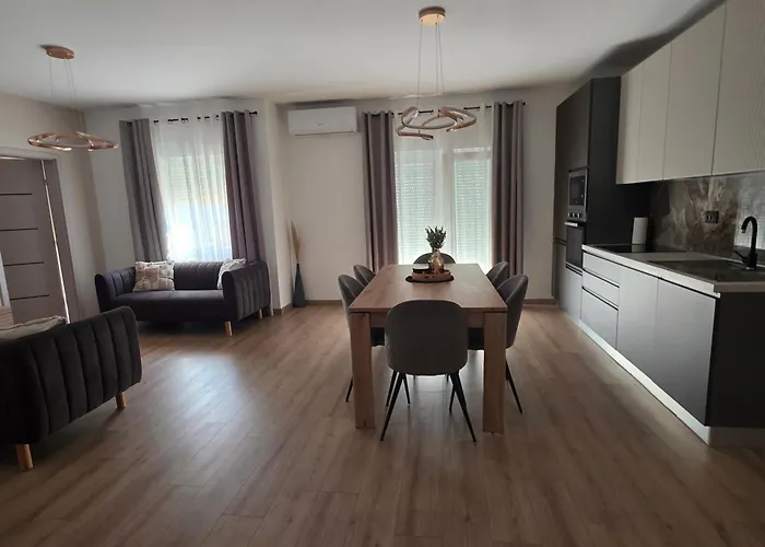 Villa Lucy - Apartments With Heated Saltwater Pool And Free Private Parking Zadar