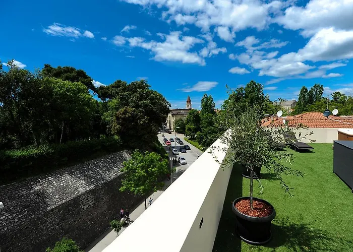 Ferienwohnung Feel Good Penthouse With Jacuzzi Zadar