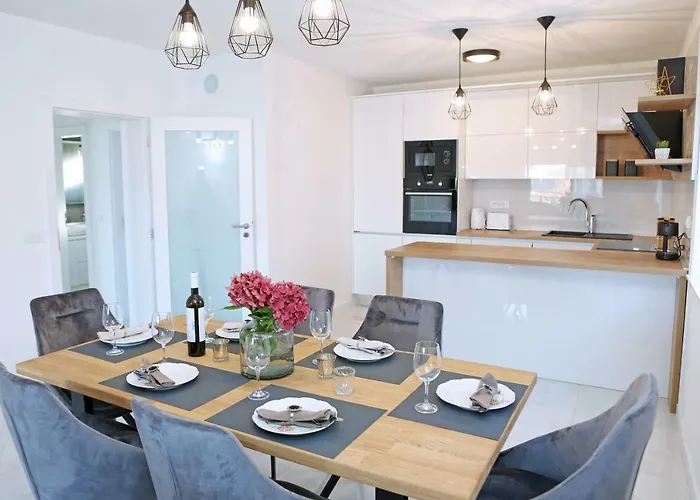 Apartment Villa Grga-Spacious 3-Bedroom Apartment Zadar