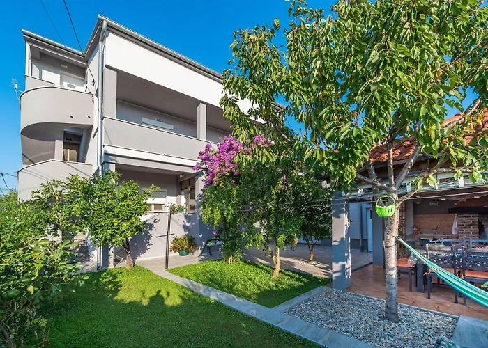 Apartments Luky Zadar