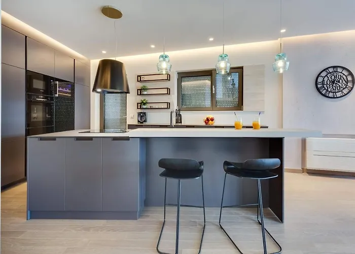 Shell Luxury Residences With Pool And Whirlpool Zadar